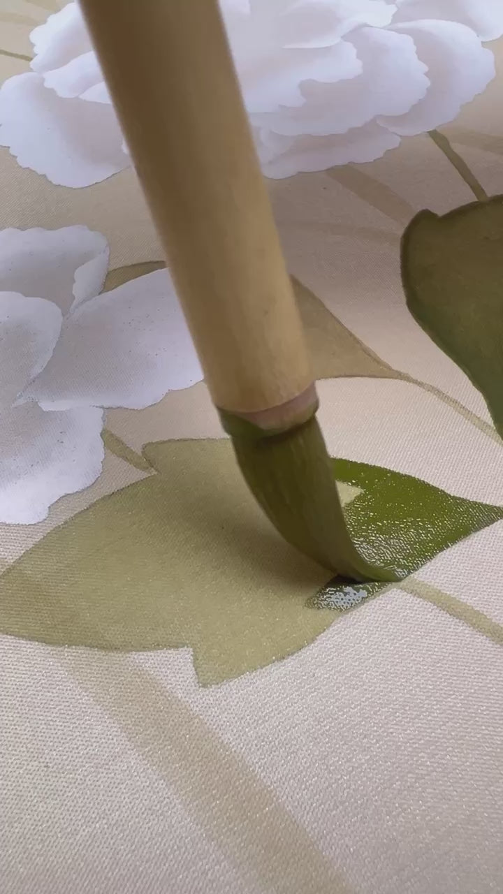 diane hill using Chinese paintbrushes with gouache on silk paper to create gongbi style painting of roses