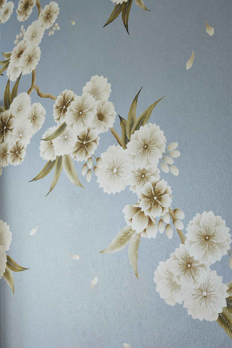 grey floral chinoiserie wallpaper with white flowers