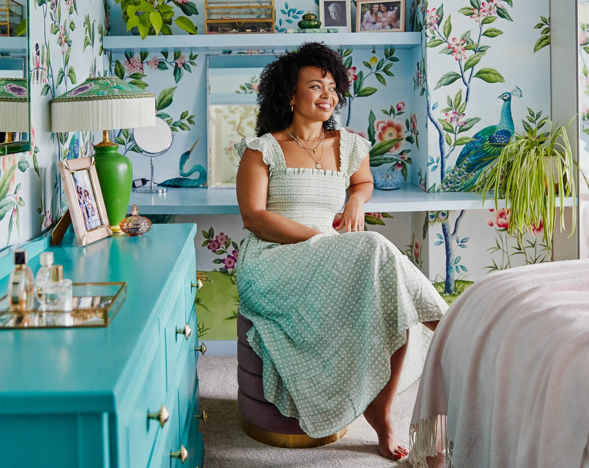 diane hill in her blue botanical chinoiserie bedroom