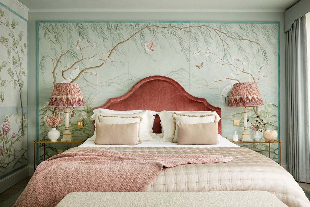 regencycore bedroom featuring chinoiserie wall mural 