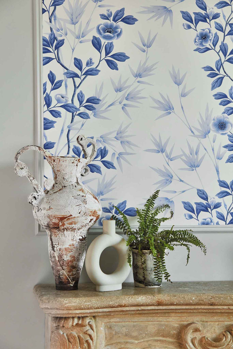 Lady Alford wallpaper - Porcelain/China Blue - Diane Hill